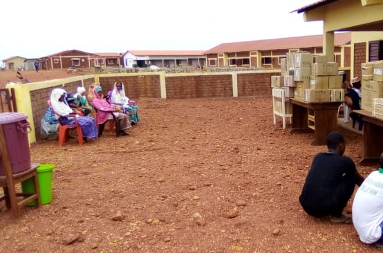Arrivano medicinali per la comunità di New Hamdallaye 11 giorni dopo la pressione internazionale sui danni della miniera di bauxite