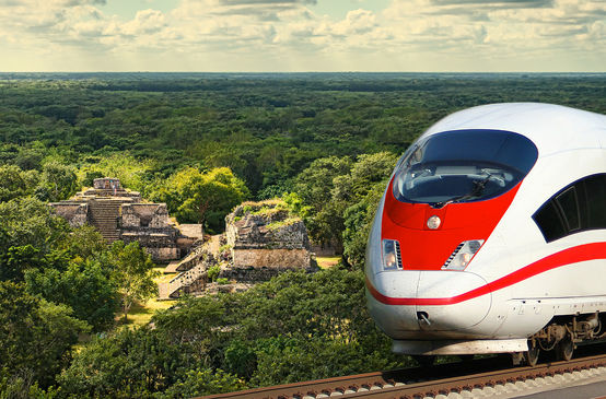Fotomontaggio: Foresta, paesaggio Maya presso le rovine di Ek Balam e un treno