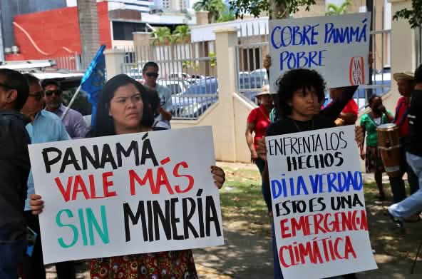 Manifestazione contro l'attività mineraria a Panama City, 29 marzo 2023