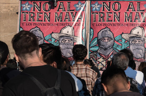 Uno striscione " No al Tren Maya"