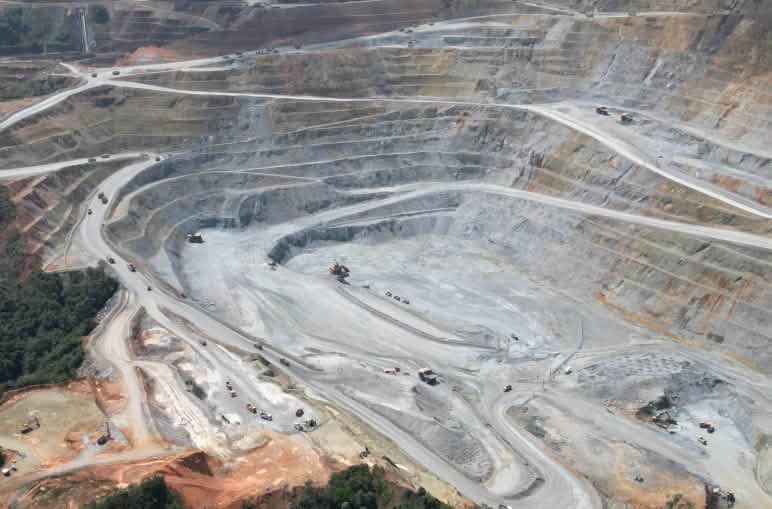 Vista aerea della miniera Mirador nella Cordillera del Cóndor, Ecuador.