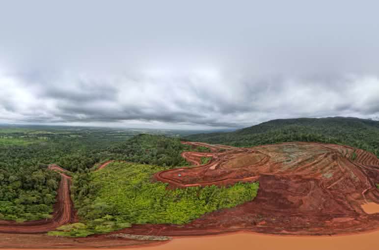 Zone deforestate si espandono nella foresta tropicale; Protesta contro l'attività mineraria a Palawan