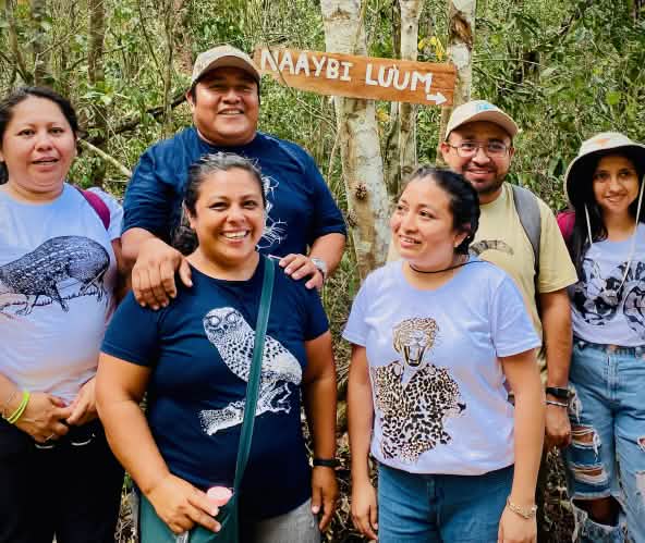 Membri della Cooperativa Túumben Ko'oben