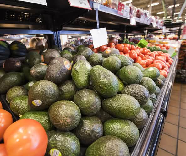 Avocado in un mercato