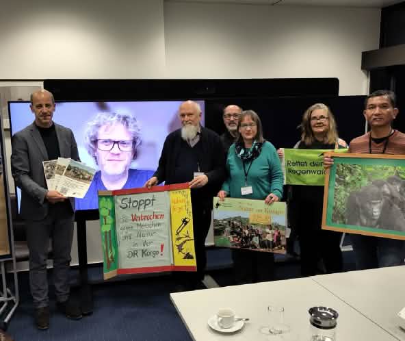 Consegna della petizione al BMZ a Bonn