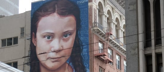 Affresco murale raffigurante l'attivista Greta Thumberg - Photo by Aslıhan Altın on Unsplash (© Aslıhan Altın / Unsplash) Affresco murale raffigurante Greta Thunberg