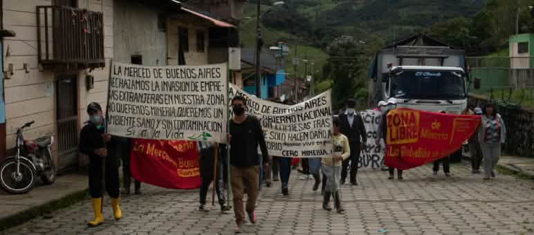 Manifestazione locale contro l'attività mineraria nella parrocchia di La Merced de Buenos Aires, cantone di Urcuquí, provincia di Imbabura, Ecuador.