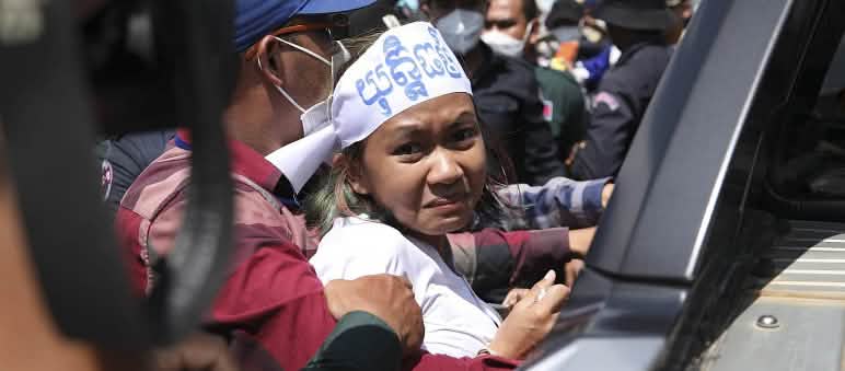 Arresto di un membro di Madre Natura Cambogia