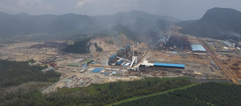 Vista aerea da drone del parco industriale di Morowali, nel Sulawesi centrale, in Indonesia.