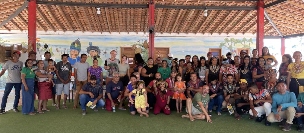 Rappresentanti di Salviamo la Foresta insieme a CIMI, FASE e WRM ascoltano le testimonianze dei membri della comunità sulla situazione dei diritti umani nella Valle dell'Acará, Pará, Brasile.