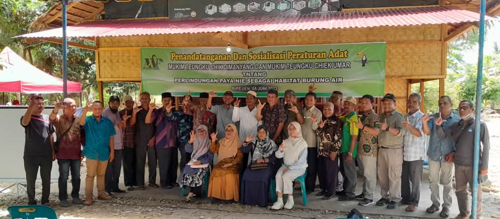 Foto di gruppo della ONG Aceh Wetland Foundation