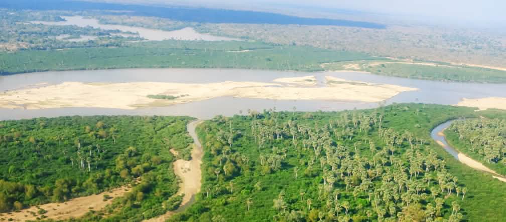 Foto aerea del fiume Rufiji nella riserva di Selous in Tanzania.