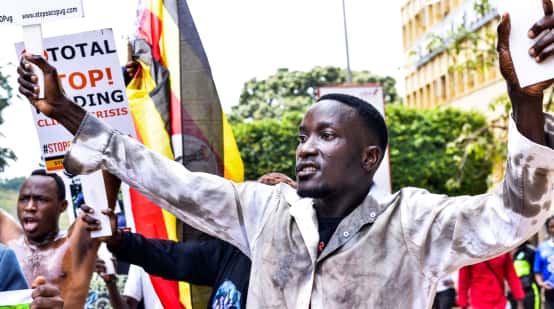 Manifestazione contro l'EACOP a Kampala