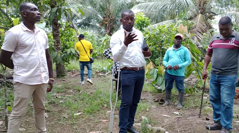 Luis Quintero, presidente del comune di Barranquilla di San Javier Luis Quintero, presidente della comunità di Barranquilla de San Javier, insieme ad altri abitanti colpiti dall'espansione della palma da olio nella regione sono criminalizzati dall'azienda e dallo Stato.