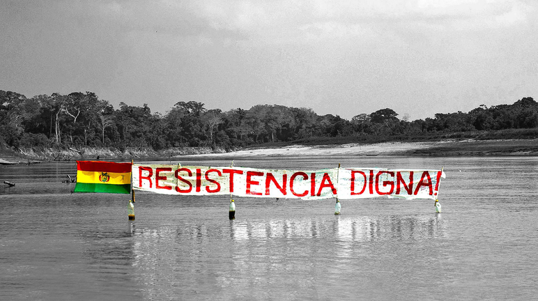Striscione con la scritta "Resistencia Digna" nel TIPNIS