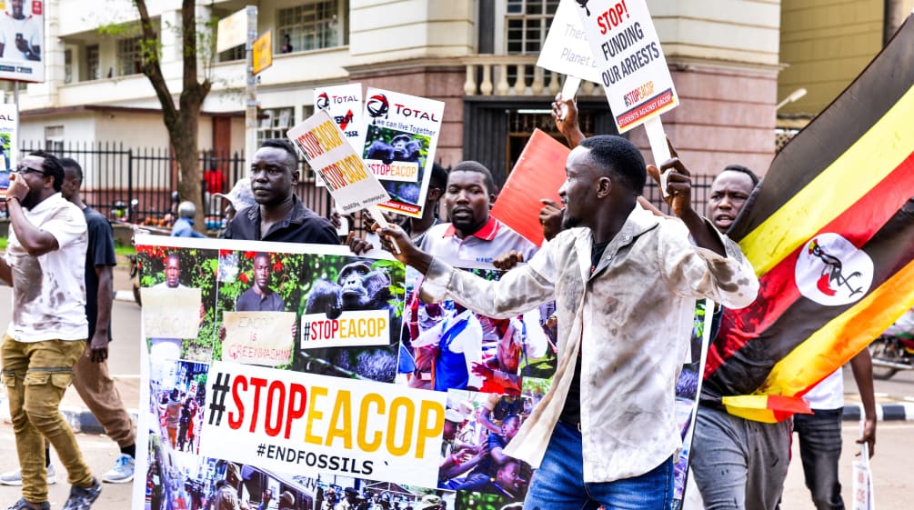 Manifestazione contro l'EACOP a Kampala