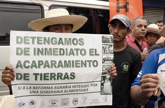 Una manifestazione contro l'accaparramento di terra nel Bajo Aguán in Honduras