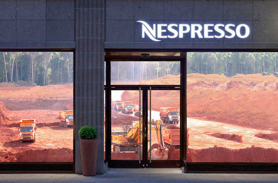 I distributori di caffè Nespresso invadono l'ambiente con i loro inutili rifiuti in alluminio