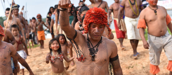 Indigeni Mundurukú difendendo le foreste e i fiumi dell'Amazzonia