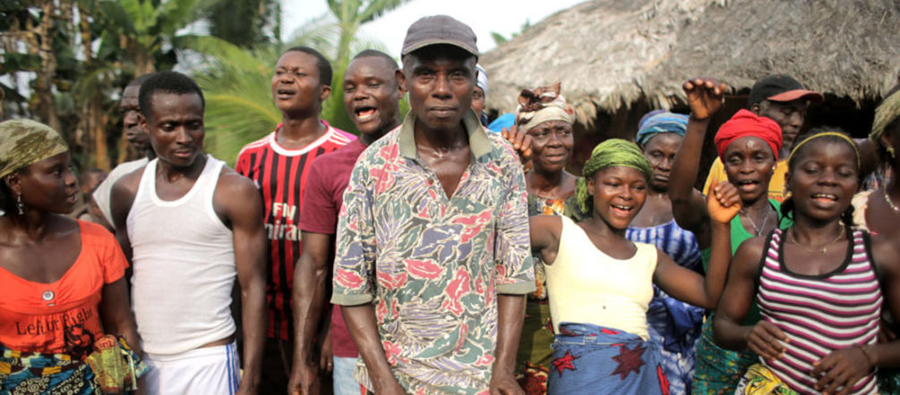 Il Clan Jogbahn della Liberia si batte per le proprie terre Membri del Clan Jogbahn