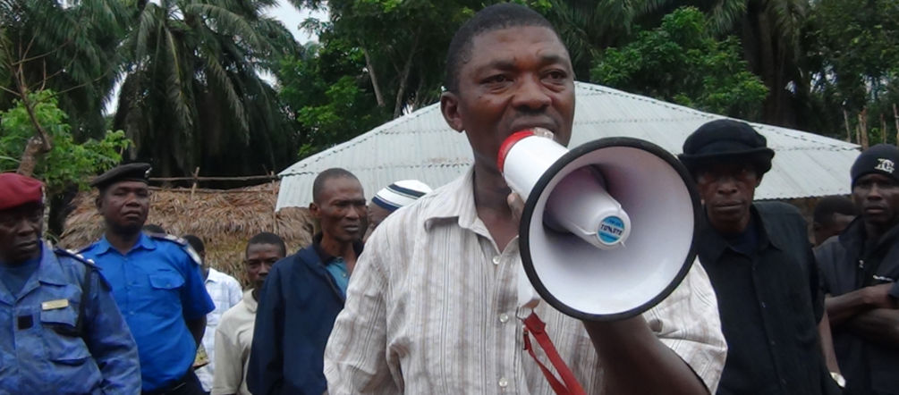 Una manifestazione in Sierra Leone contro le piantagioni di palma