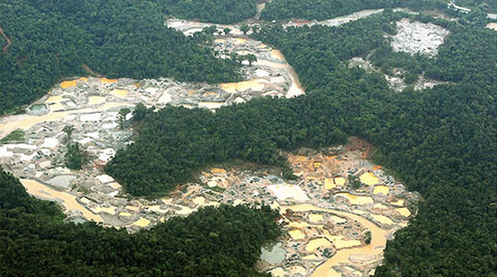 La devastazione dell'attivita' mineraria in Colombia, il fiume Daga nella regione del Valle